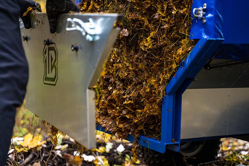 Leaf vacuum trailer ( 81.2500+61.1000 )