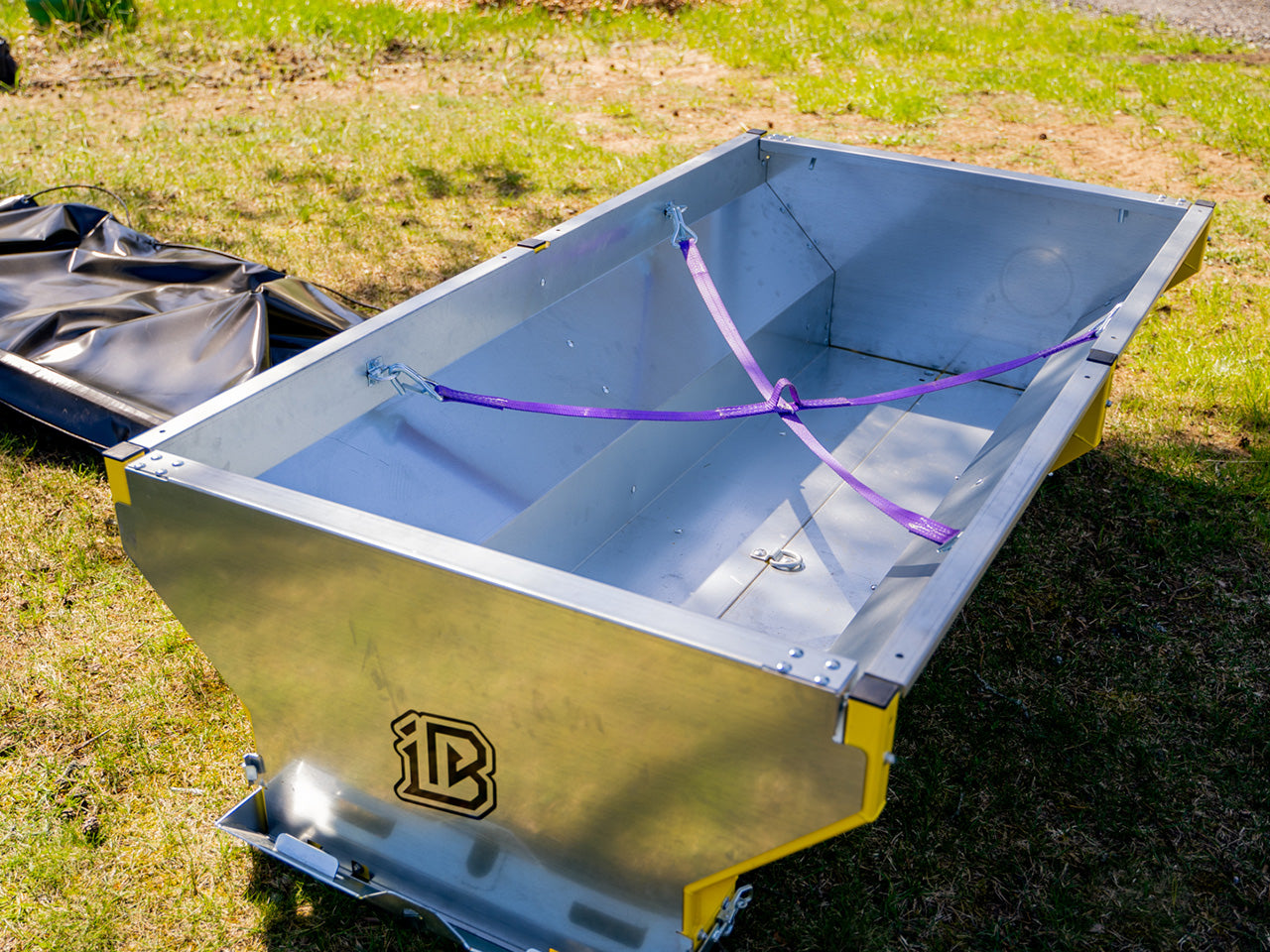 Cargo box: IB 1200